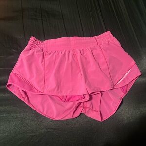 Lululemon hotty hot size 10 2.5 in.